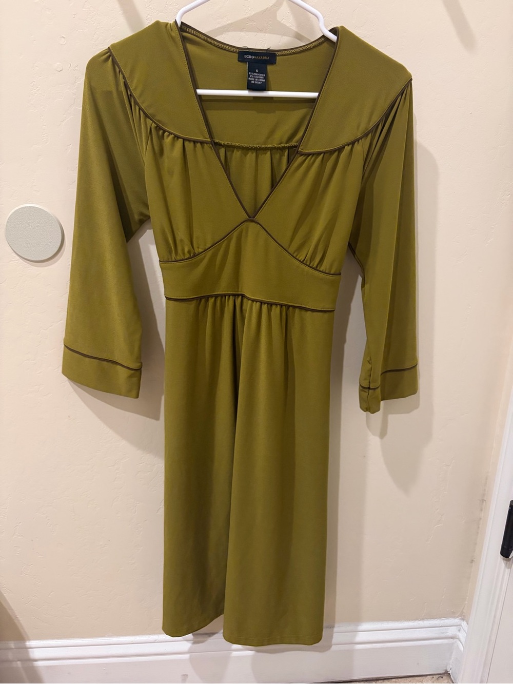 BCBGMaxAzria Olive Green Three-Quarter Sleeve V-Neck Dress